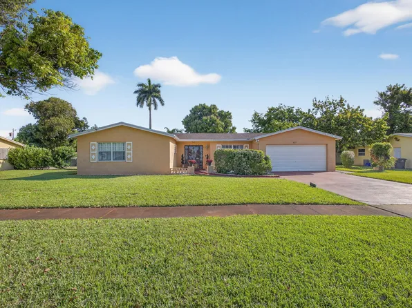 1827 Pinehurst Drive, West Palm Beach, FL 33407