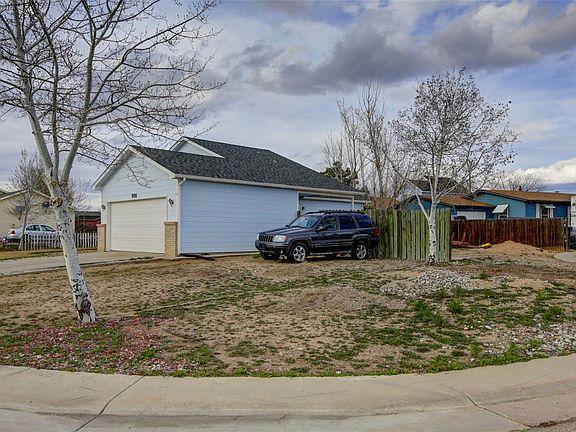 5th image of 906 Greenwood Ct