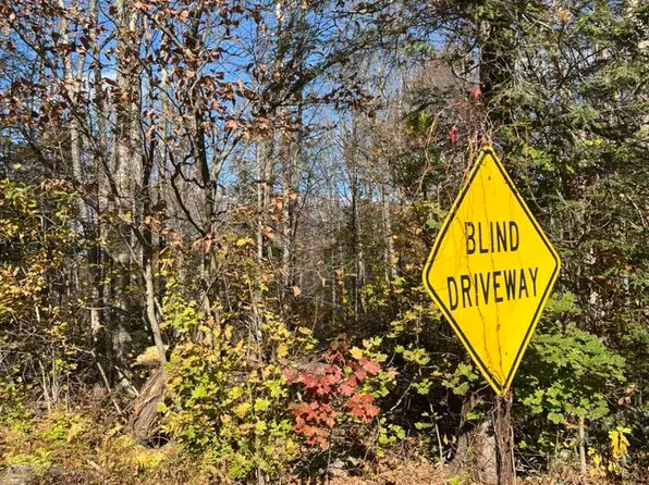 18 Niles Road, New Hartford, CT 06057