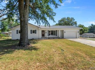 902 N Poplar St, Dexter, MO 63841