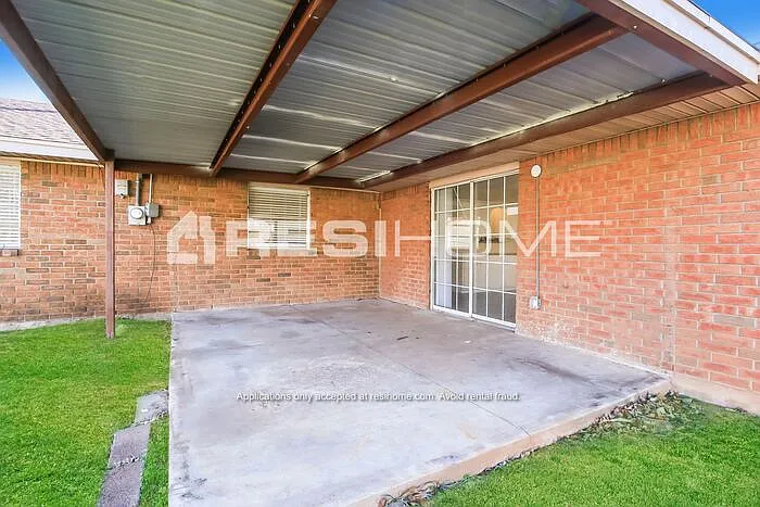 4721 Leslie Dr — Photo 13