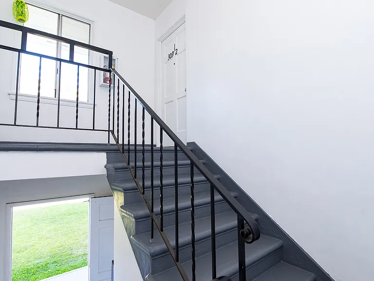 309 N 1st St #1/2 — Photo 8