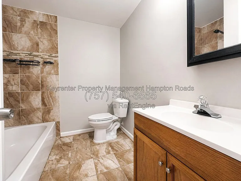 711 Marcus St — Photo 5