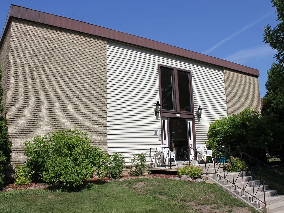Lakeshore North Apartment Homes - 2748