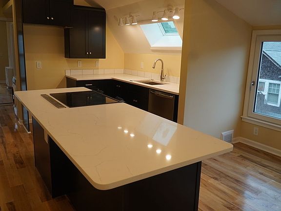 4th image of 409 W 261st St Floor 3