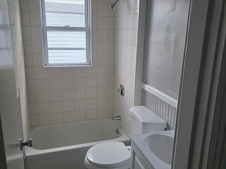 268 Tinkham St #3W — Photo 8