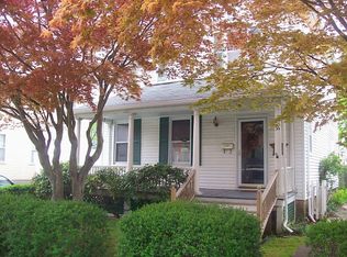 56 Berkeley Ave, Newport, RI 02840