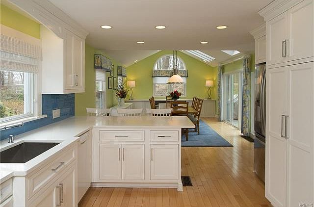 1st image of 9 Fieldwood Dr