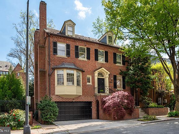 4th image of 2468 Belmont Rd NW