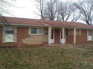 897 Frontenac Dr, Cahokia, IL 62206