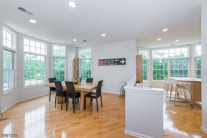1st image of 606 Turlington Ct