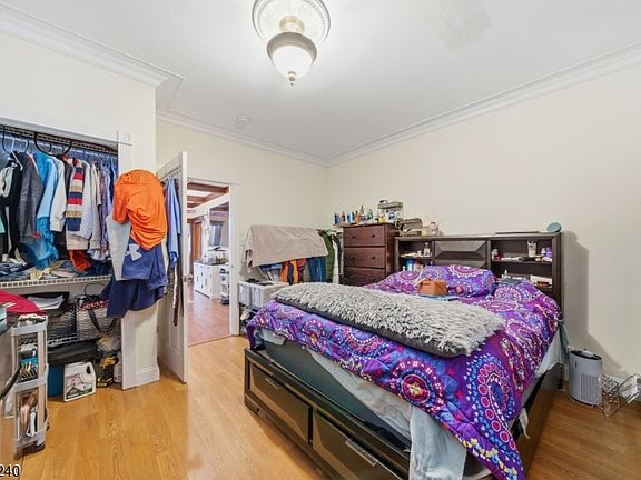 3rd image of 18-20 Rutland Ave
