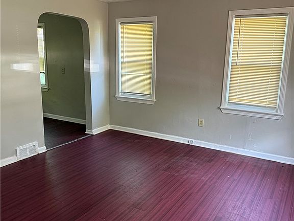 3rd image of 610 Elbon Ave