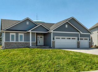 805 Summit Pl, Indianola, IA 50125