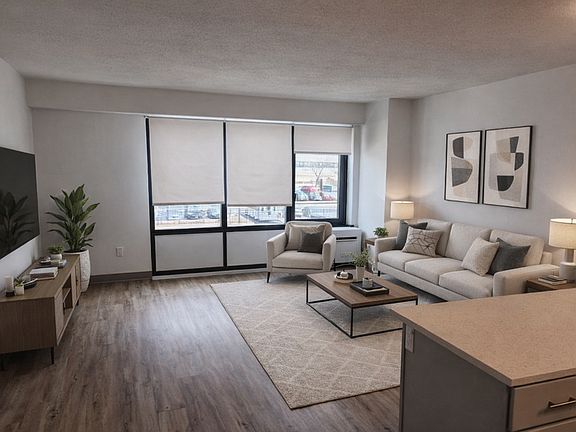 4th image of 1 Kingsbury Sq #098e018a6