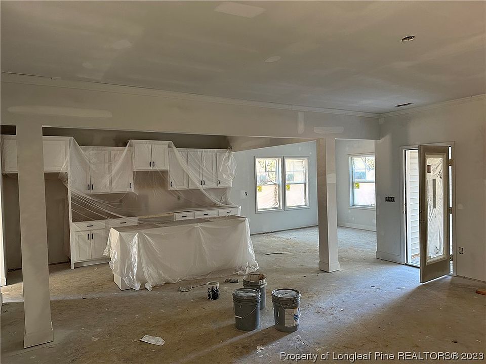 2nd image of 122 Courtland Cir