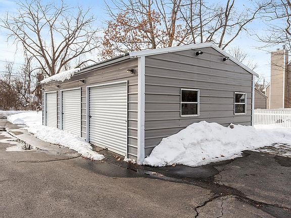 3rd image of 437 Johnny Appleseed Ln