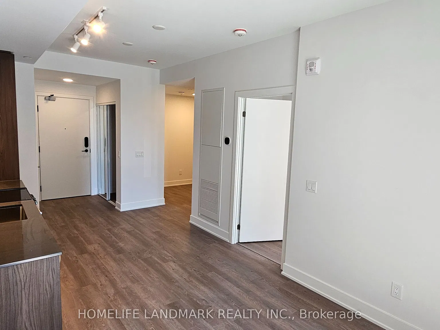 3008 William Cutmore Blvd — Photo 4