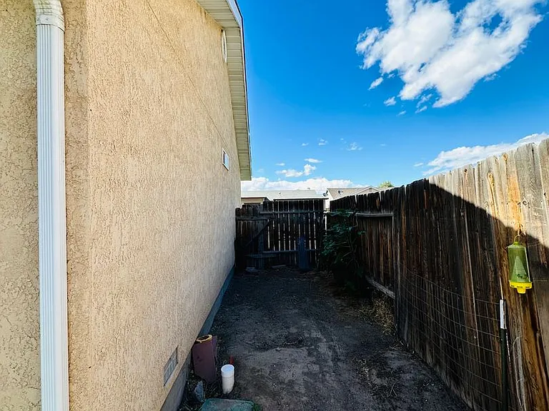 844 Woodhaven Dr — Photo 9