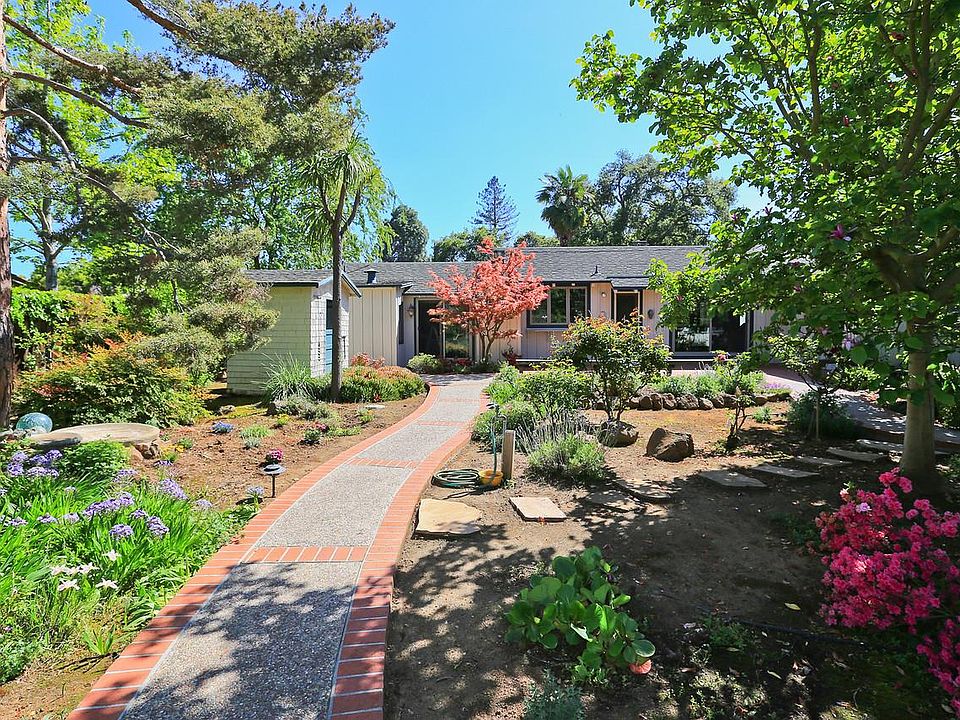1st image of 515 Pine Ln