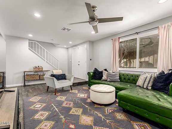 3rd image of 2031 W HAZELWOOD Parkway
