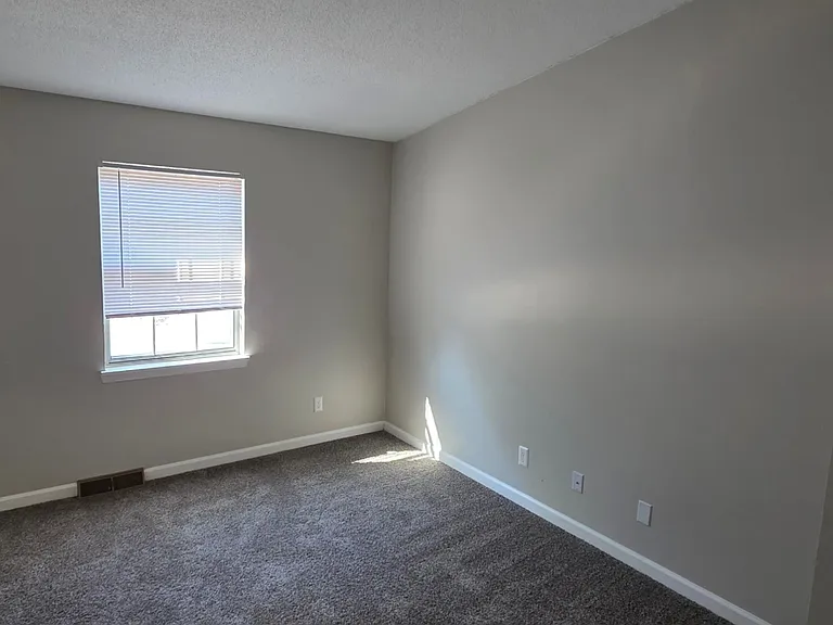 3818 S Rock Quarry Rd — Photo 16
