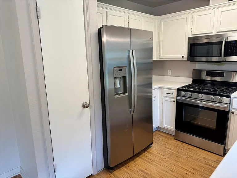 1806 Dublin Dr — Photo 6