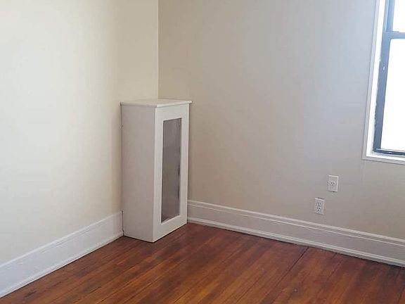 5th image of 3106 38th St APT 4