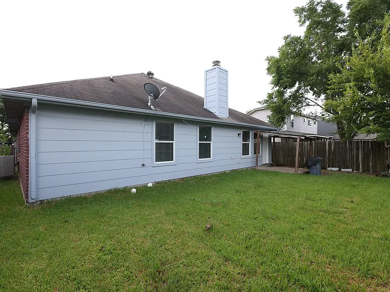 7430 Pouter Dr — Photo 32