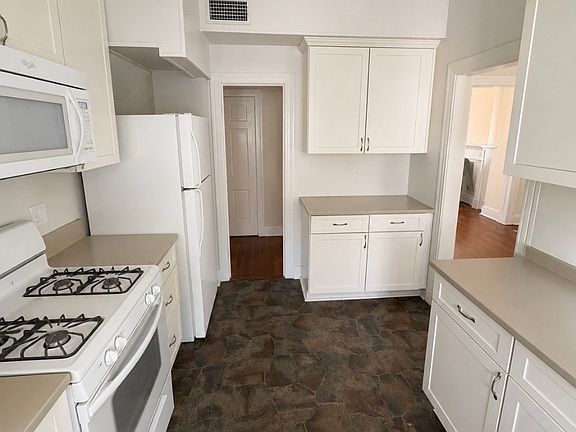 5th image of 406 W 33rd St #A