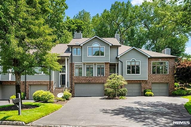 1st image of 74 Lakeview Dr #74
