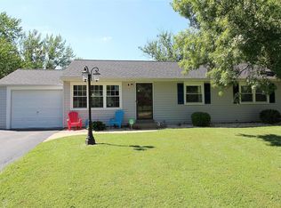 10156 Meadowfield Ln, Saint Louis, MO