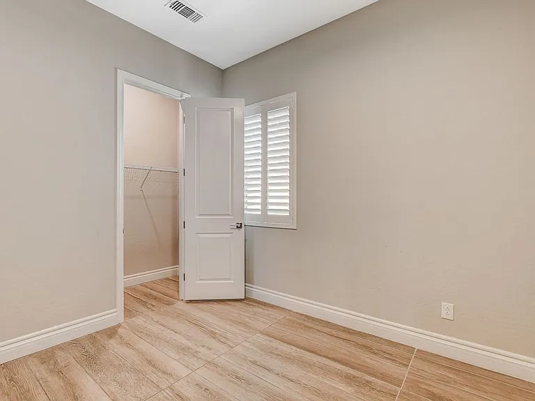 4124 Elegant Chateau St — Photo 5
