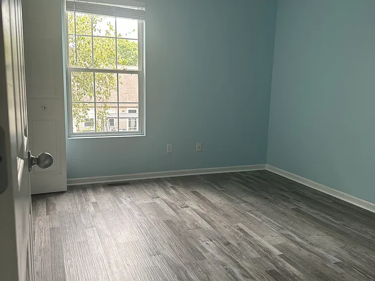 1108 Emma Ct — Photo 13