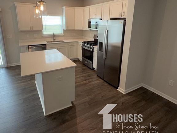 4th image of 183 Randwick Ln