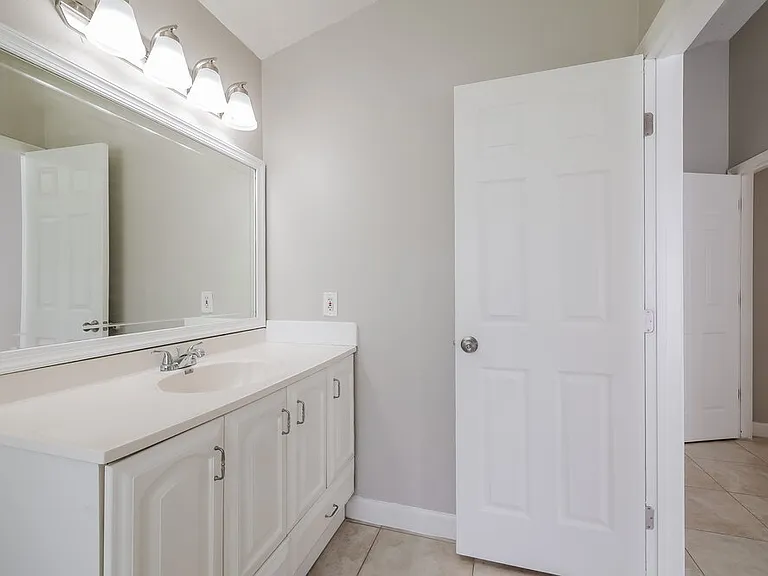 2120 Cuxham Ct — Photo 12