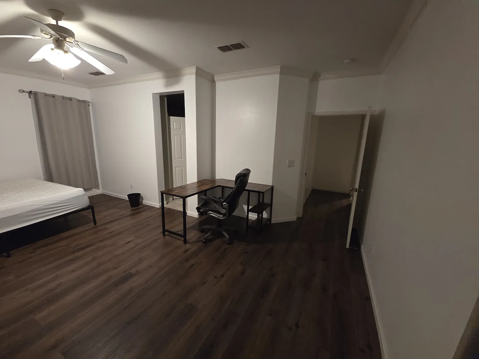 6 bed, 3300 sqft, $900 — Photo 2