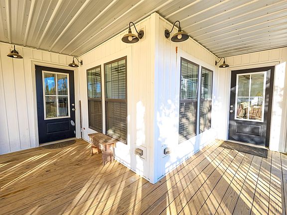 4th image of 883 W Ouachita #61