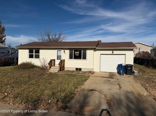 312 Ruby St, Dickinson, ND 58601