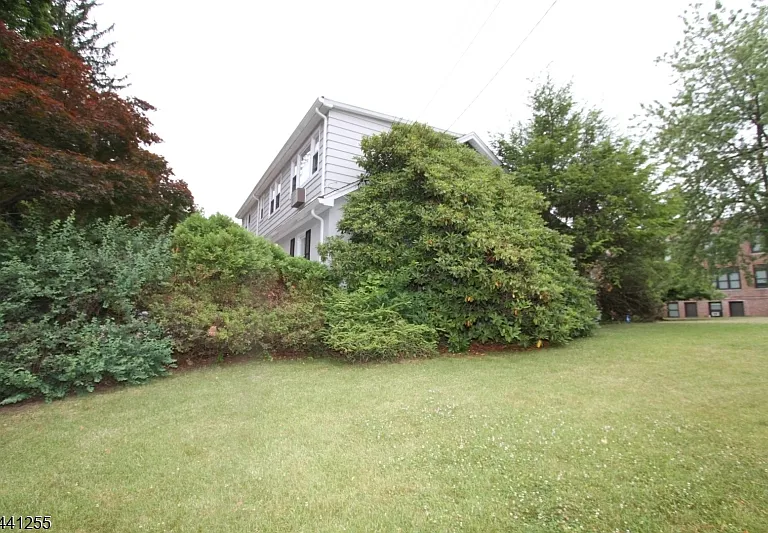 179 Mohawk Ave — Photo 4