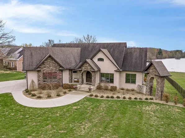 1381 Frisbie Ln, Cookeville, TN 38501