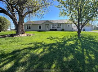 303 S 3rd St, Hampton, NE 68843