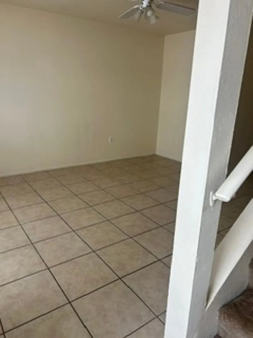 Large 2 bed 1 1/2 bath Town house. Inside laundry, assigned parking — Photo 4