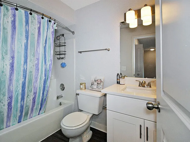 Canterbury Park Apartments — Photo 14