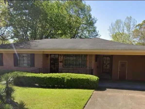 2111 Margaret W Alexander Dr, Jackson, MS 39213