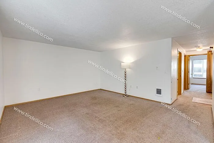 13738 NE Glisan St #3 — Photo 12