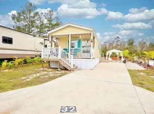 32 GRASSY LAKE CIRCLE, LAKE PLACID, FL 33852