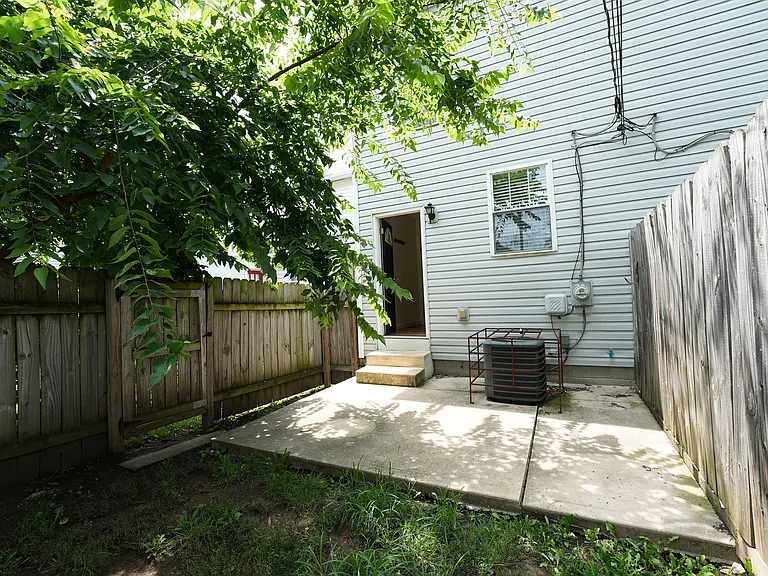1274 N 5th St — Photo 9