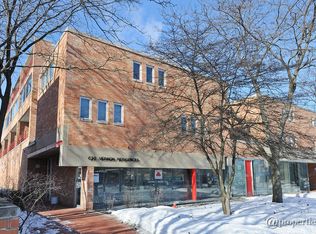 630 Vernon Ave APT 7, Glencoe, IL 60022