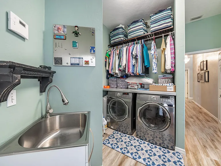 5121 NW 76th Ln — Photo 22